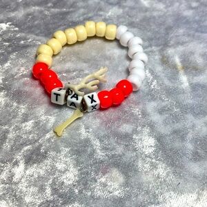 Tax(idermy) Kandi single!!